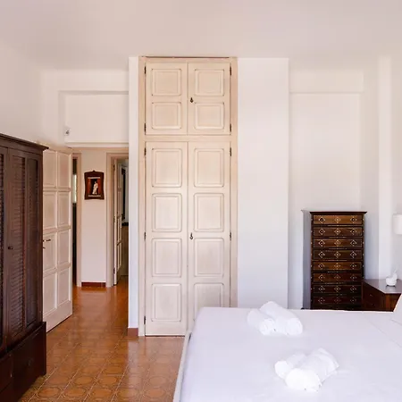 Sofia Luxury Accomodation فيلة *